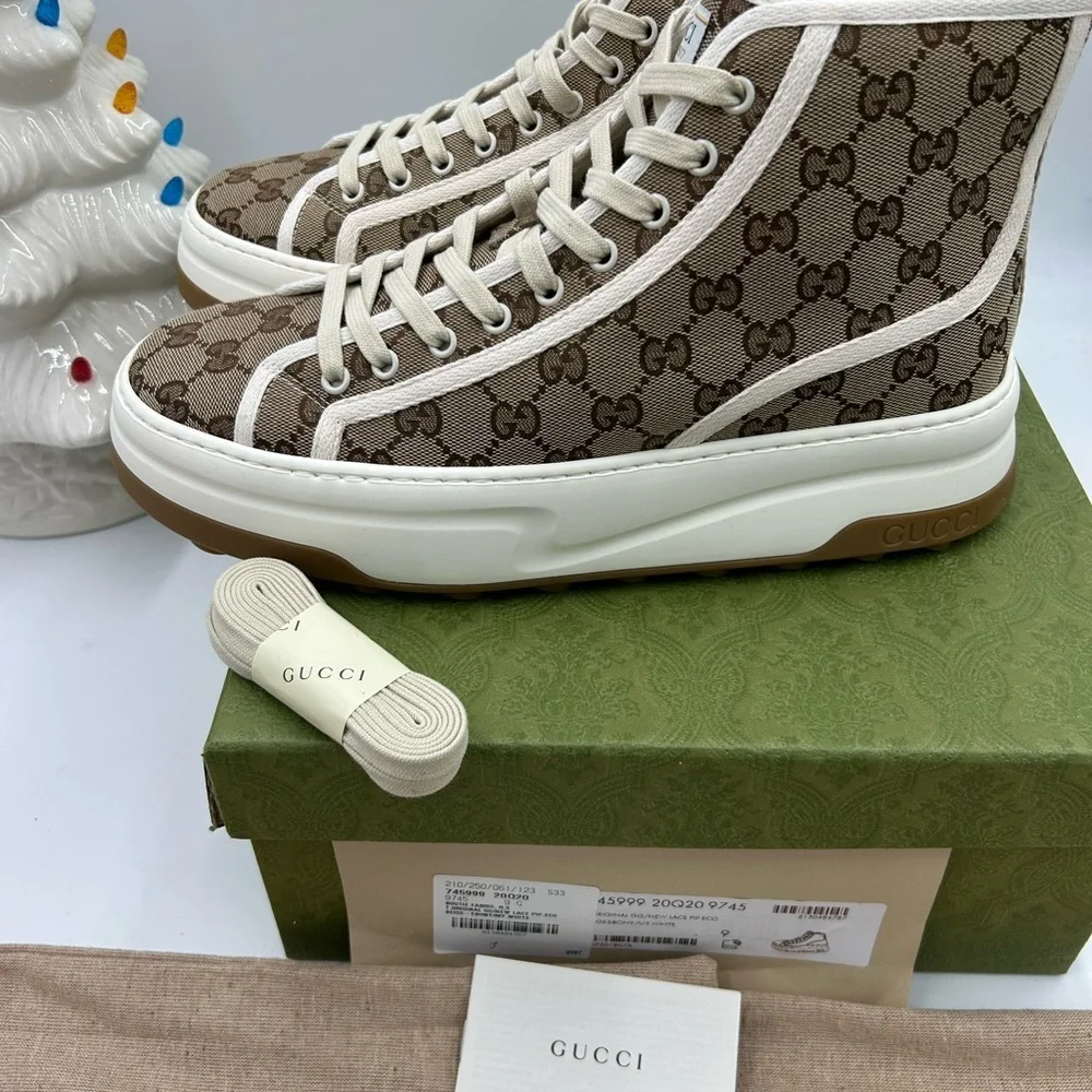 Men's Gucci tennis 1977 high top canvas sneakers size 9, made in Italy